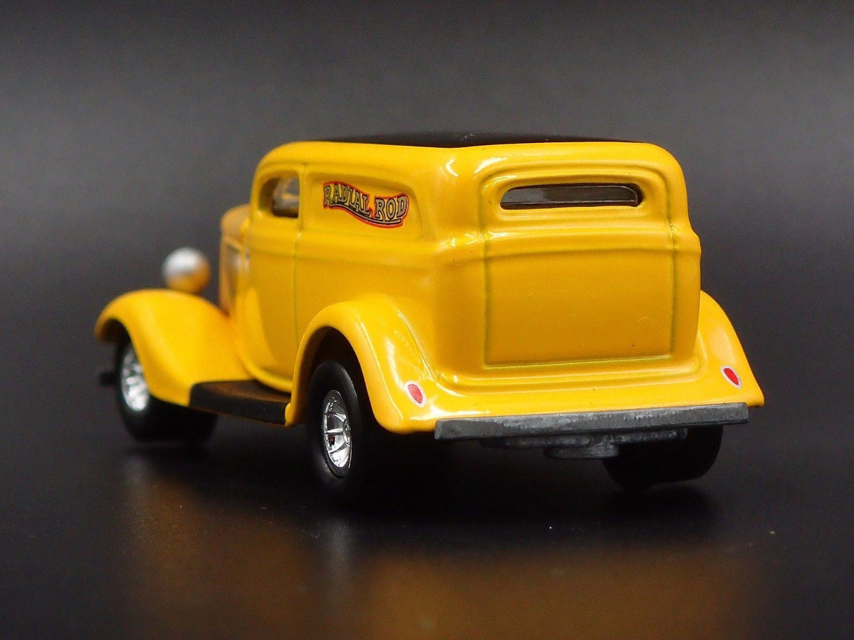 1933 33 FORD PANEL DELIVERY 1:64 SCALE COLLECTIBLE DIORAMA DIECAST MODEL CAR-Burning Rubber Toy Company