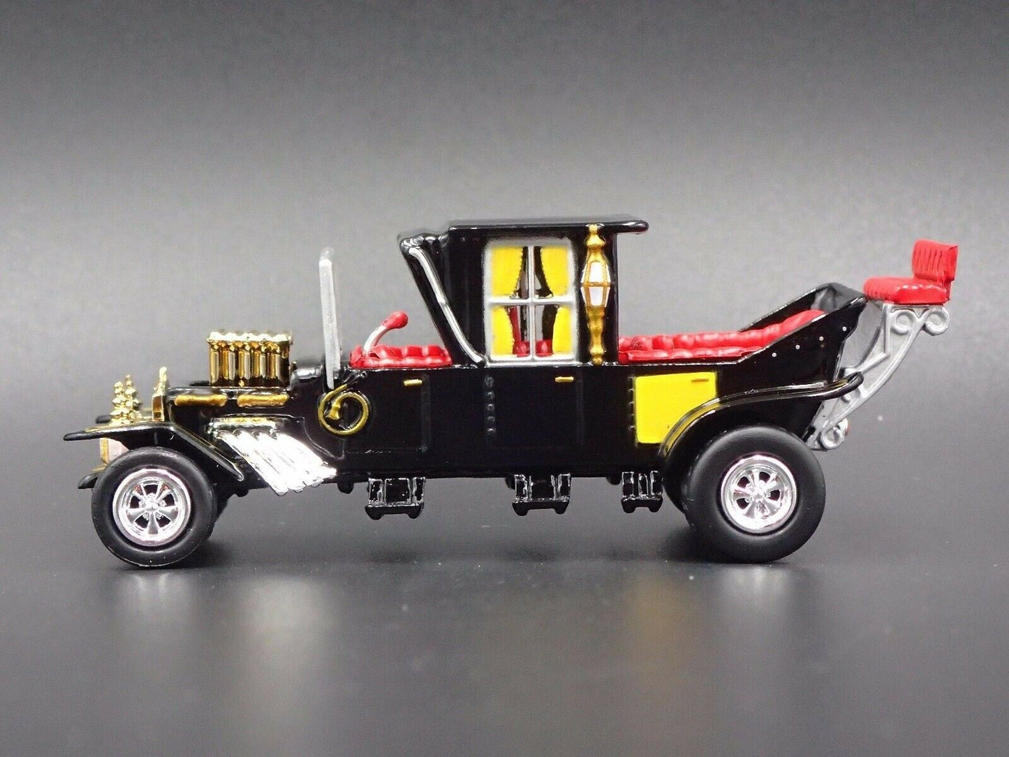 THE MUNSTERS BARRIS KOACH RARE 1:64 SCALE COLLECTIBLE DIORAMA DIECAST MODEL CAR