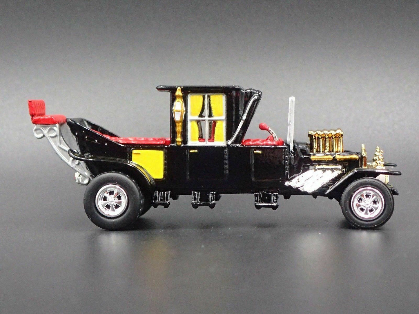 THE MUNSTERS BARRIS KOACH RARE 1:64 SCALE COLLECTIBLE DIORAMA DIECAST MODEL CAR
