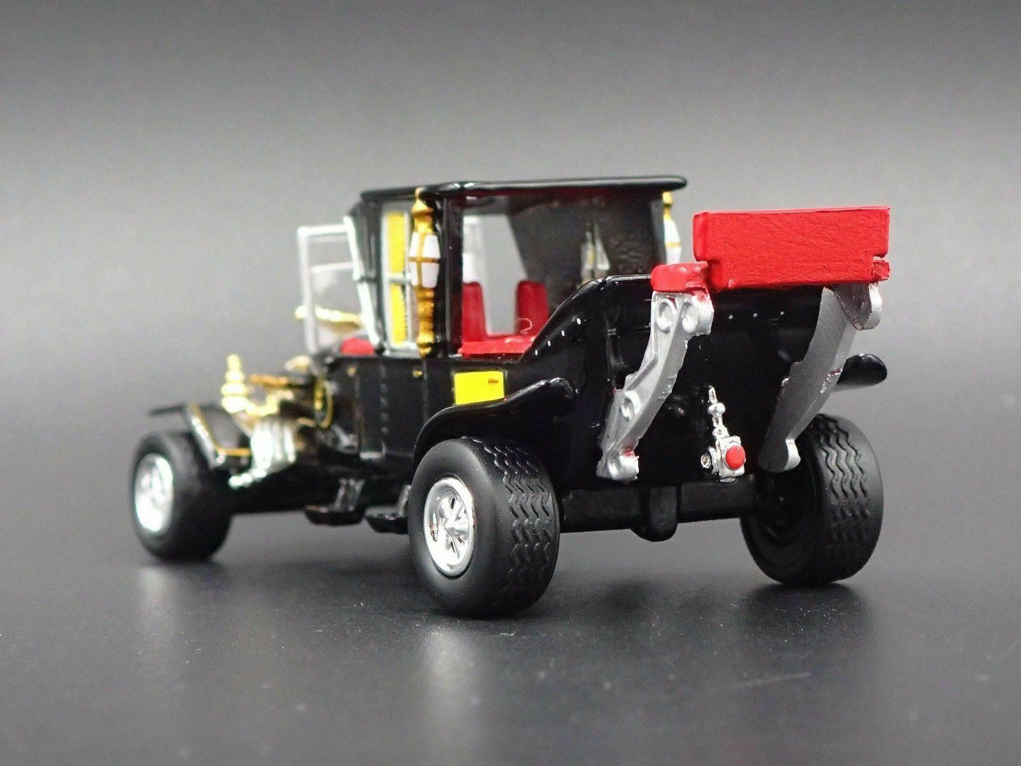 THE MUNSTERS BARRIS KOACH RARE 1:64 SCALE COLLECTIBLE DIORAMA DIECAST MODEL CAR