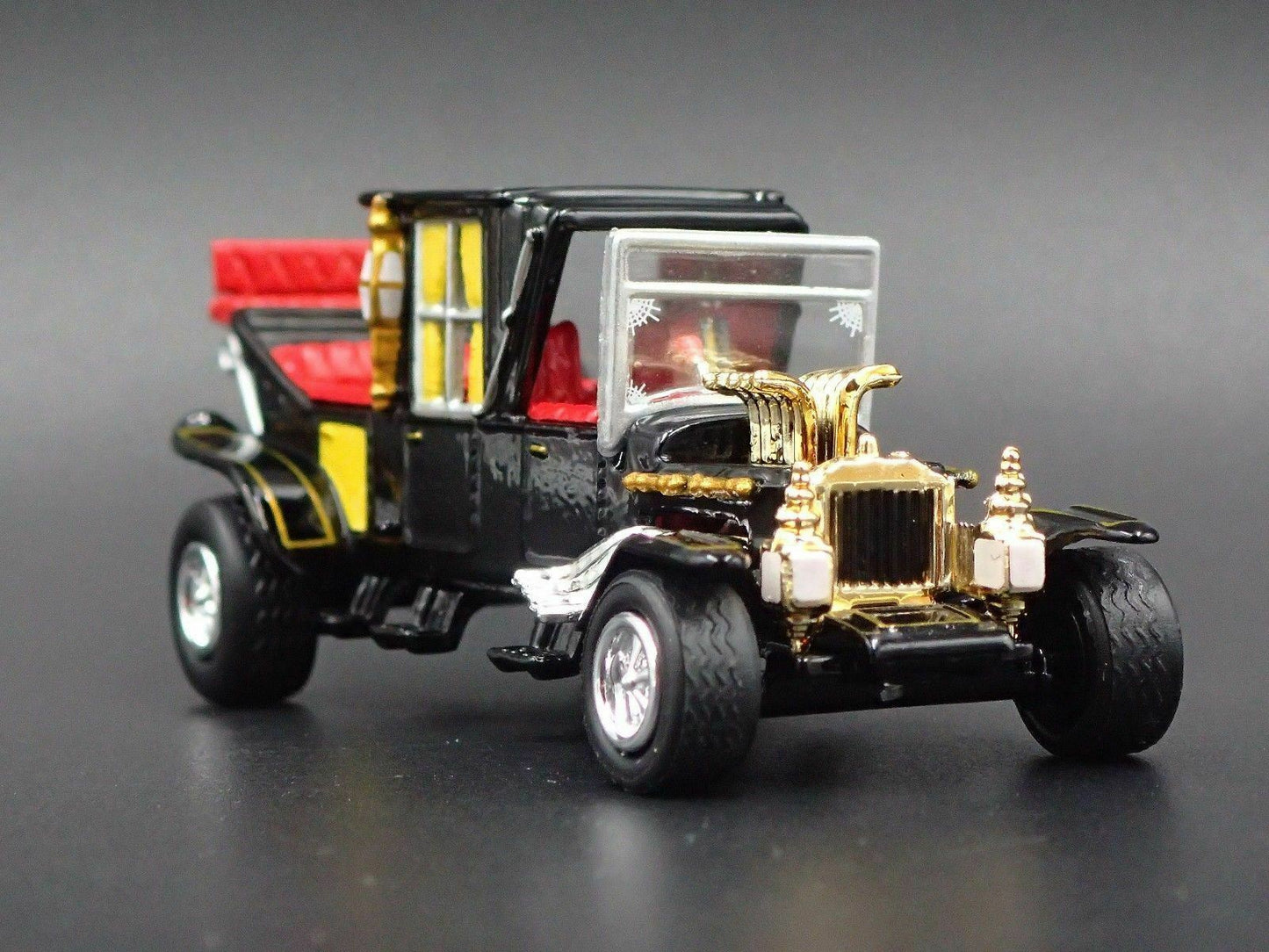 THE MUNSTERS BARRIS KOACH RARE 1:64 SCALE COLLECTIBLE DIORAMA DIECAST MODEL CAR