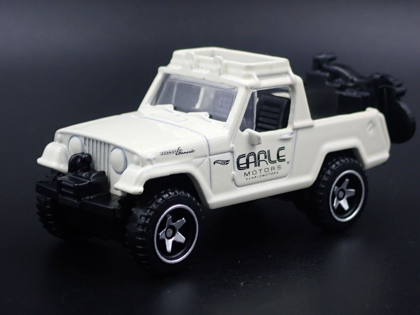 1966 - 1973 JEEP JEEPSTER COMMANDO PICKUP TRUCK 1:64 SCALE DIECAST MODEL CAR