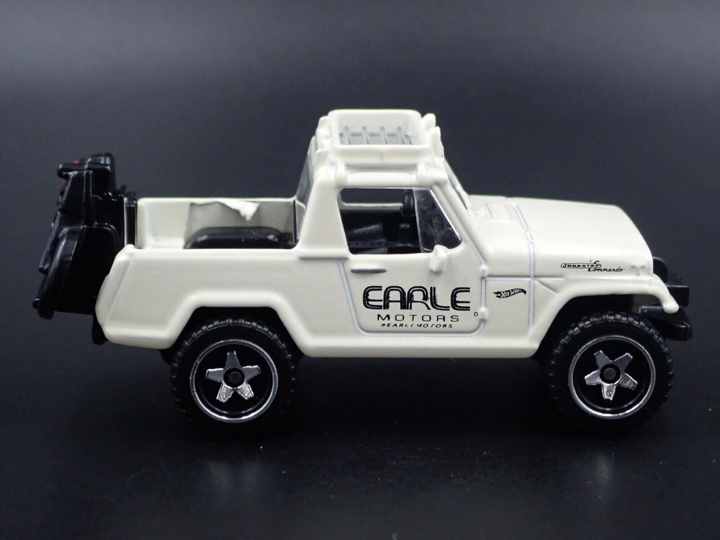 1966 - 1973 JEEP JEEPSTER COMMANDO PICKUP TRUCK 1:64 SCALE DIECAST MODEL CAR