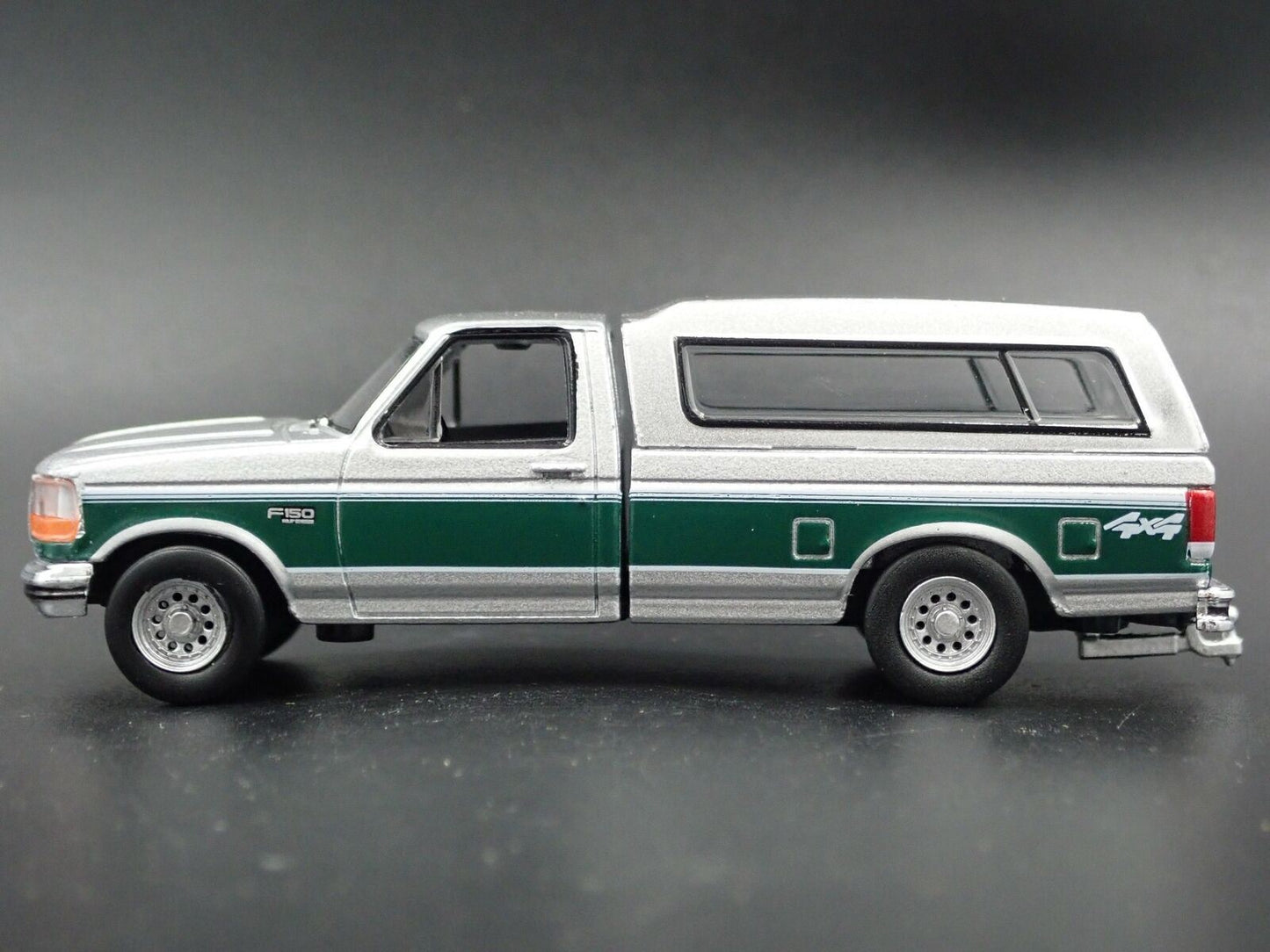 1996 96 FORD F150 XLT PICKUP TRUCK W/ HITCH 1:64 SCALE DIORAMA DIECAST MODEL CAR
