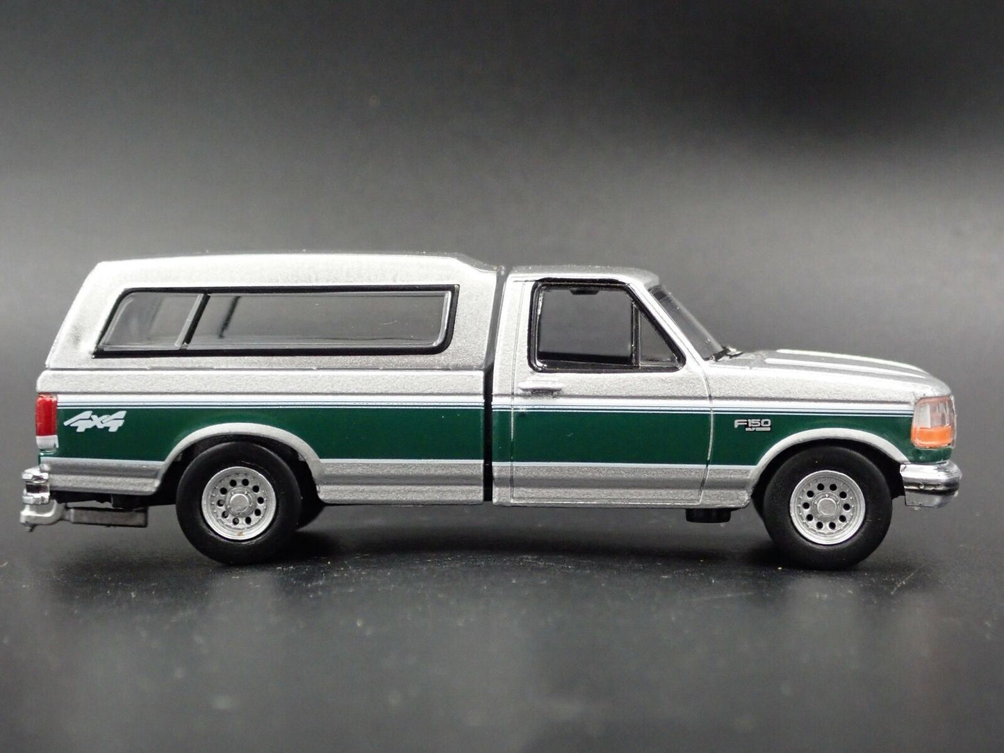 1996 96 FORD F150 XLT PICKUP TRUCK W/ HITCH 1:64 SCALE DIORAMA DIECAST MODEL CAR