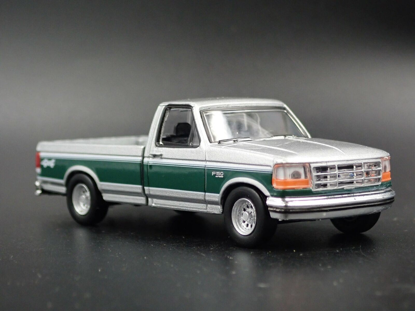 1996 96 FORD F150 XLT PICKUP TRUCK W/ HITCH 1:64 SCALE DIORAMA DIECAST MODEL CAR