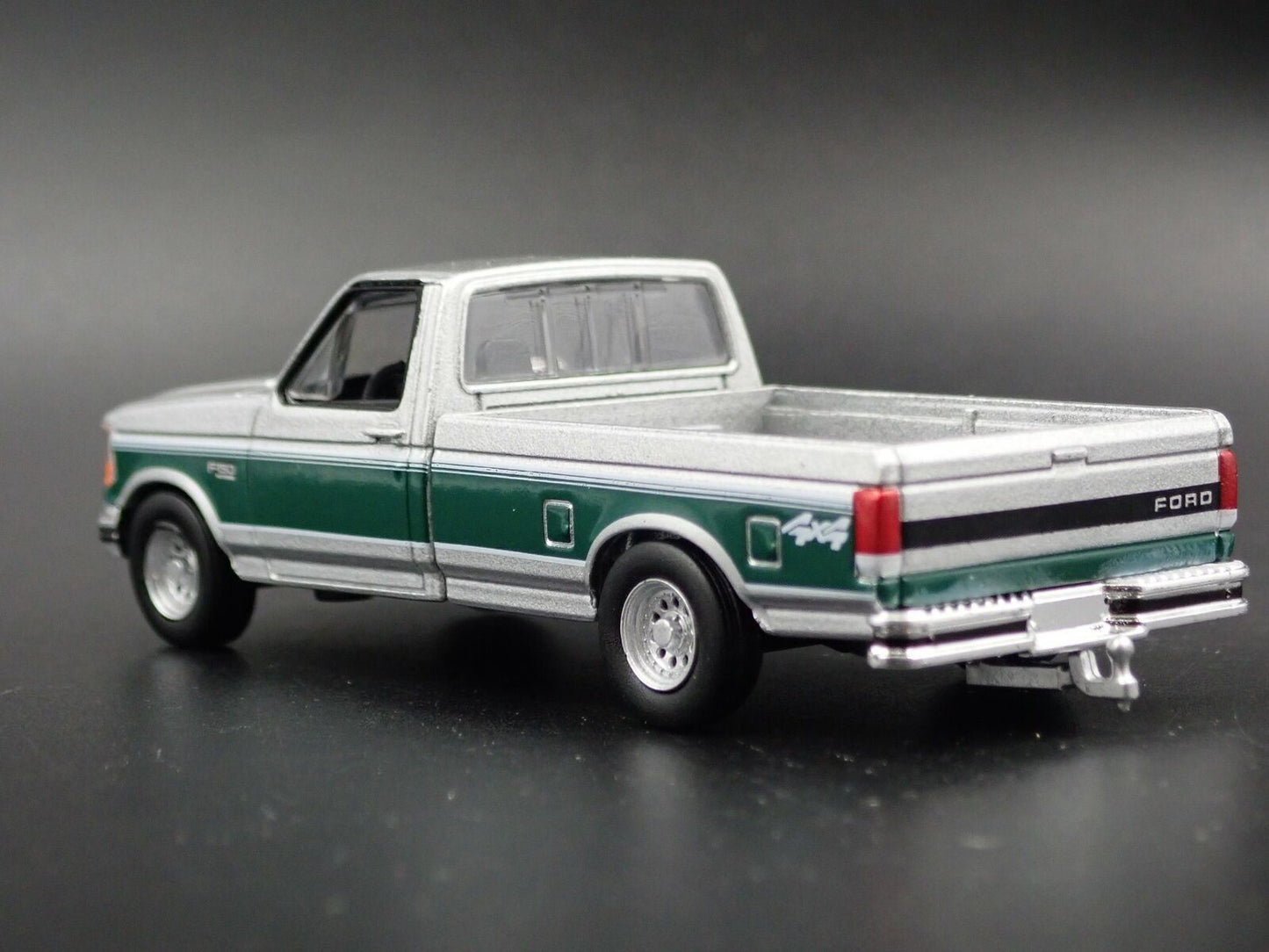 1996 96 FORD F150 XLT PICKUP TRUCK W/ HITCH 1:64 SCALE DIORAMA DIECAST MODEL CAR