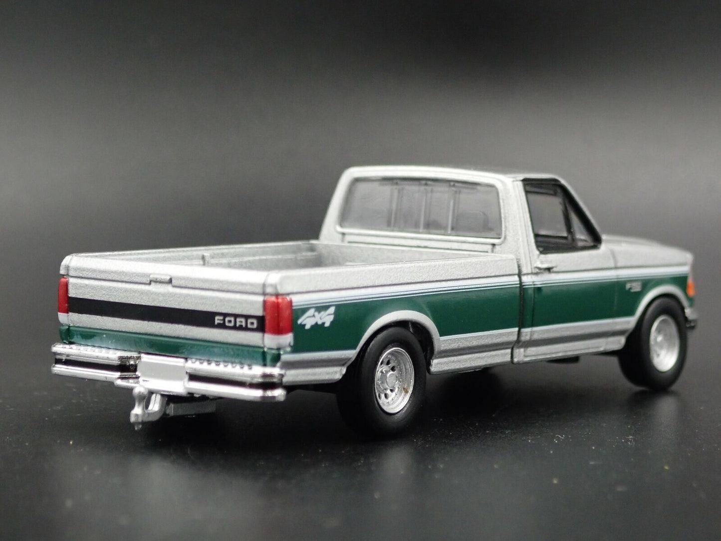 1996 96 FORD F150 XLT PICKUP TRUCK W/ HITCH 1:64 SCALE DIORAMA DIECAST MODEL CAR