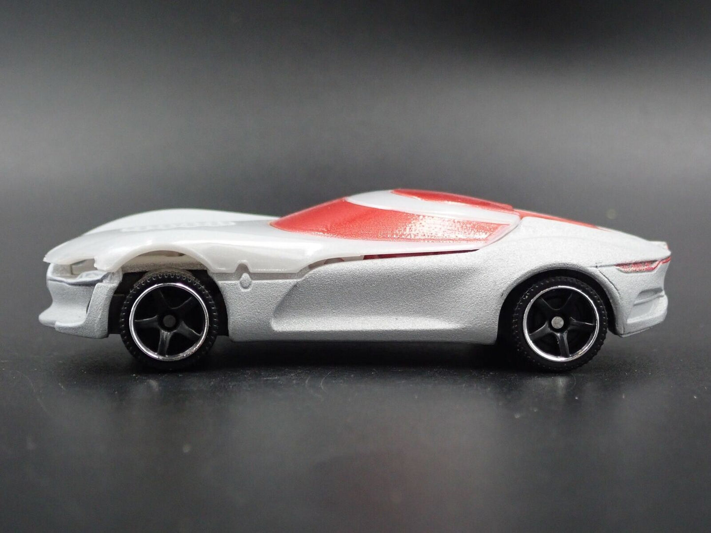 2016 16 RENAULT TREZOR CONCEPT 1:64 SCALE COLLECTIBLE DIORAMA DIECAST MODEL CAR