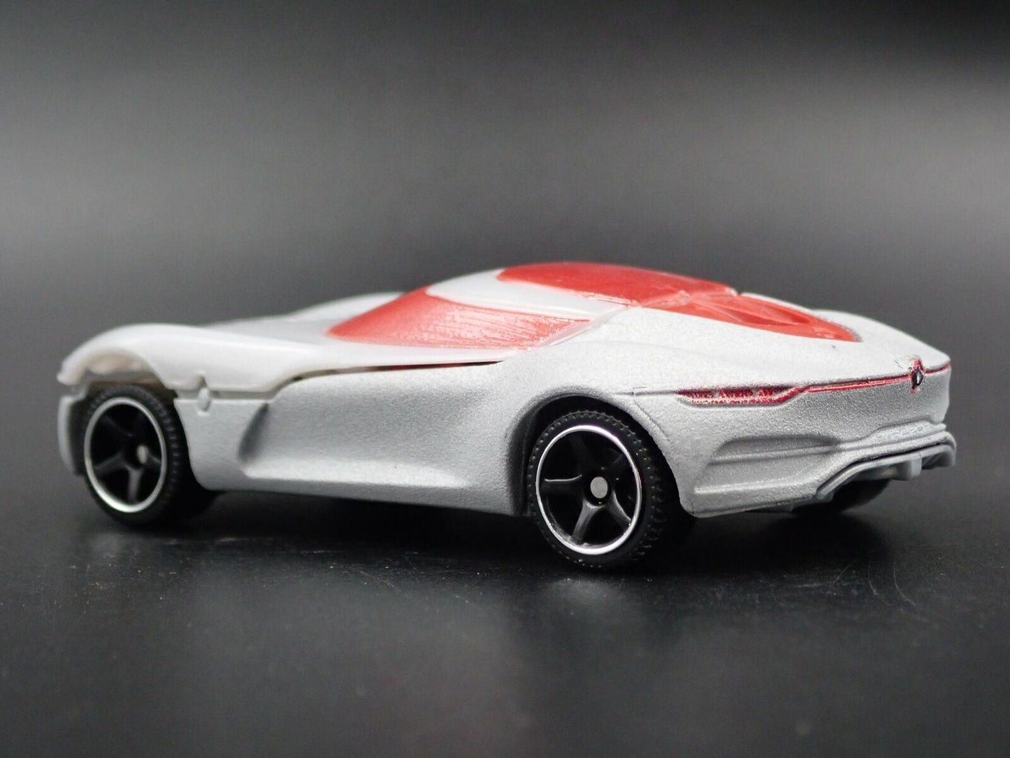 2016 16 RENAULT TREZOR CONCEPT 1:64 SCALE COLLECTIBLE DIORAMA DIECAST MODEL CAR