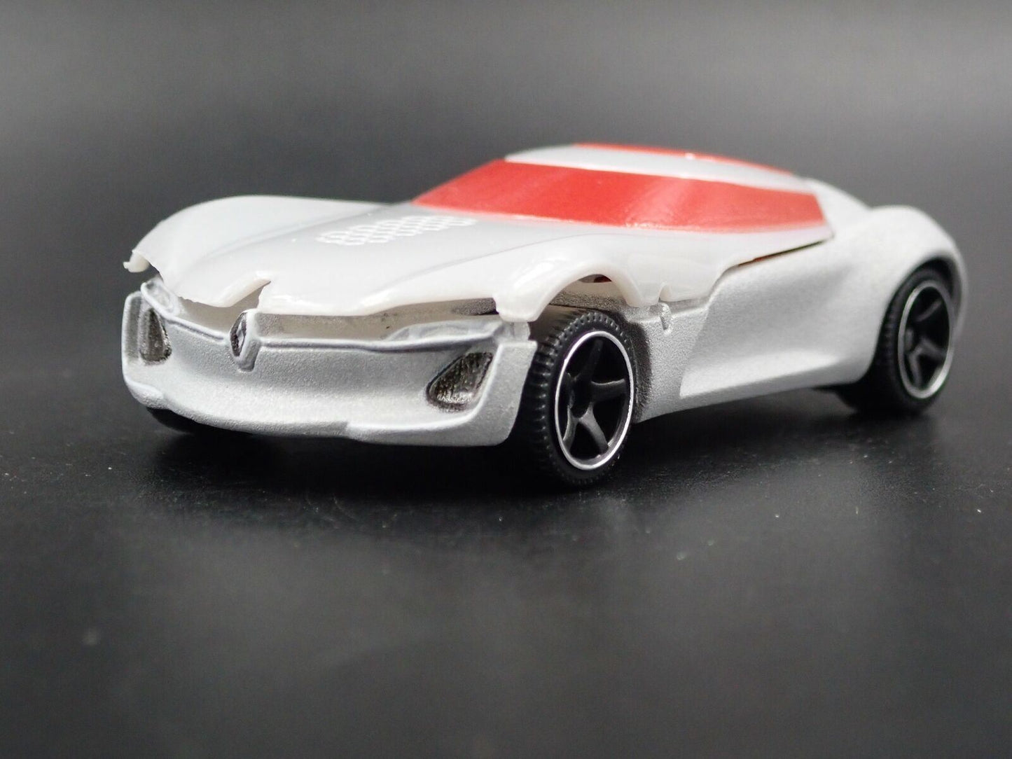 2016 16 RENAULT TREZOR CONCEPT 1:64 SCALE COLLECTIBLE DIORAMA DIECAST MODEL CAR