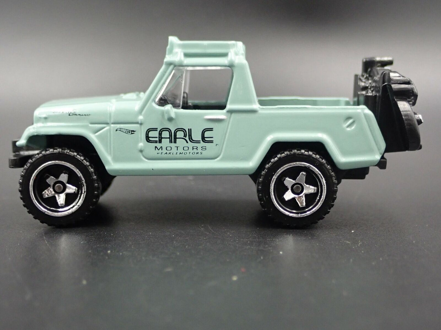 1966 - 1973 JEEP JEEPSTER COMMANDO RARE 1:64 SCALE DIORAMA DIECAST MODEL CAR