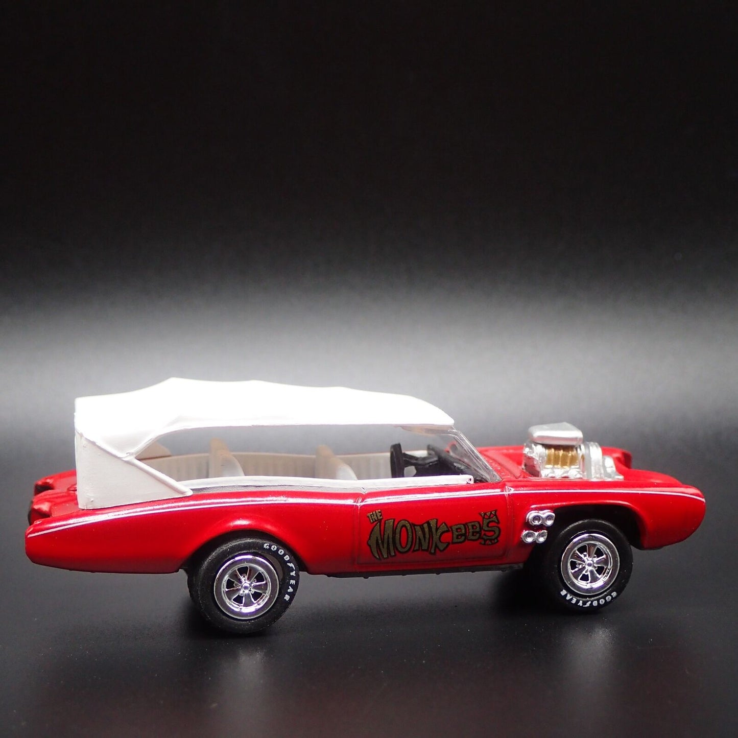 THE MONKEES MOBILE 1966 66 PONTIAC GTO 1/64 SCALE COLLECTIBLE DIECAST MODEL CAR