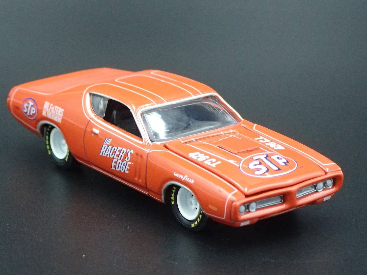 1971 71 DODGE CHARGER STP RARE 1:64 SCALE COLLECTIBLE DIORAMA DIECAST MODEL CAR-Burning Rubber Toy Company