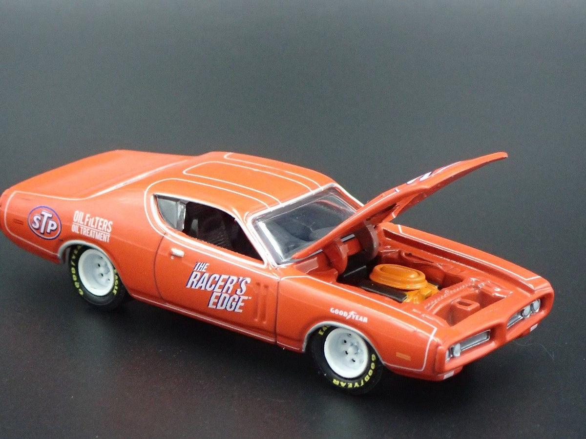 1971 71 DODGE CHARGER STP RARE 1:64 SCALE COLLECTIBLE DIORAMA DIECAST MODEL CAR-Burning Rubber Toy Company