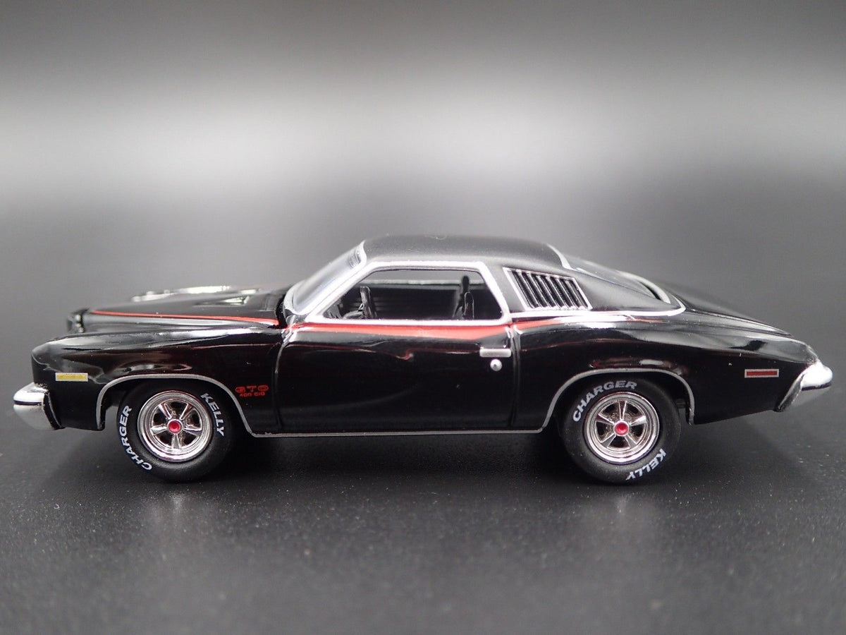 1973 73 PONTIAC GTO RARE 1:64 SCALE COLLECTIBLE DIORAMA DIECAST MODEL CAR-Burning Rubber Toy Company