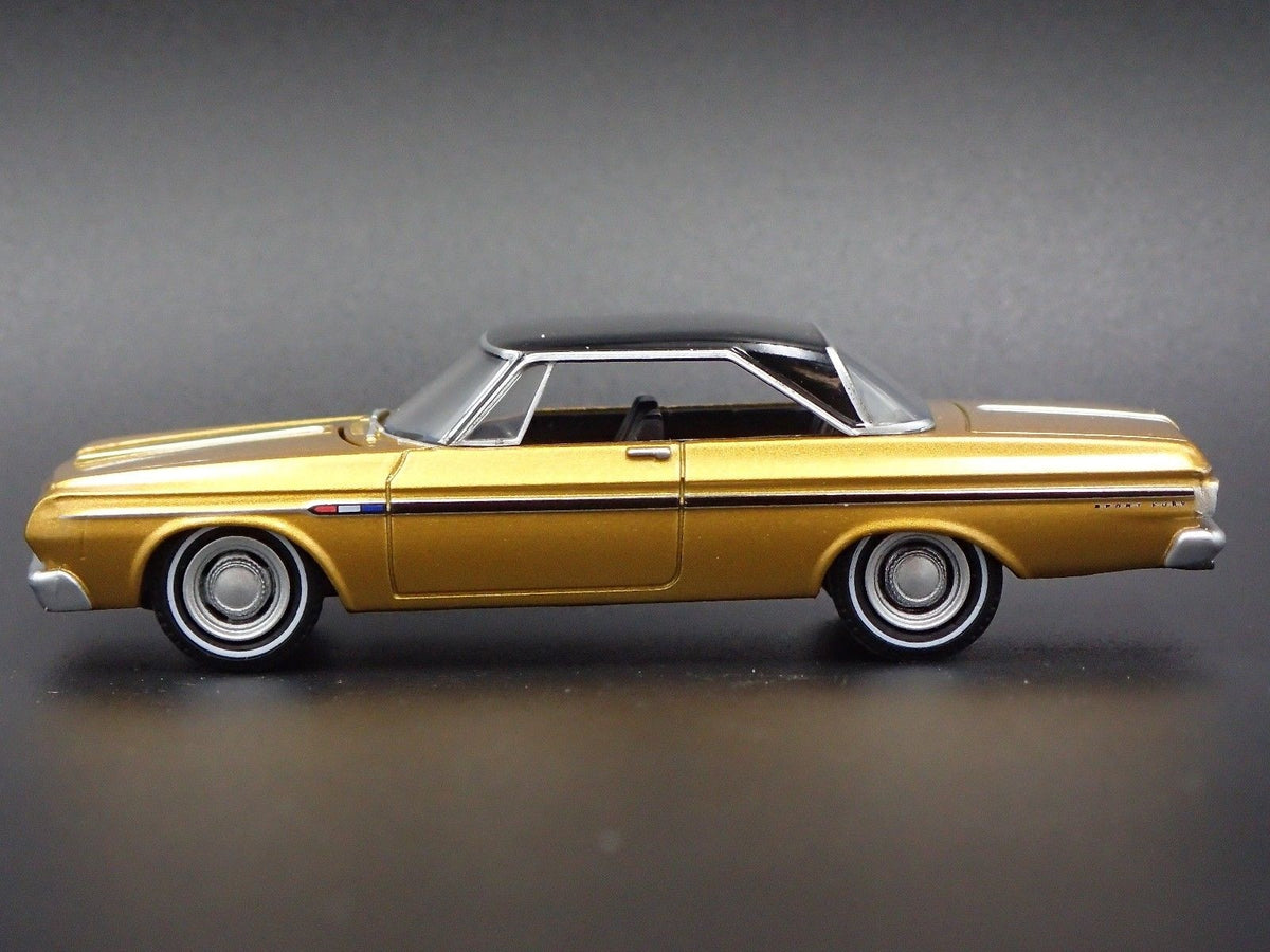 1964 64 PLYMOUTH FURY SPORT GOLD 1/64 SCALE COLLECTIBLE DIECAST MODEL CAR