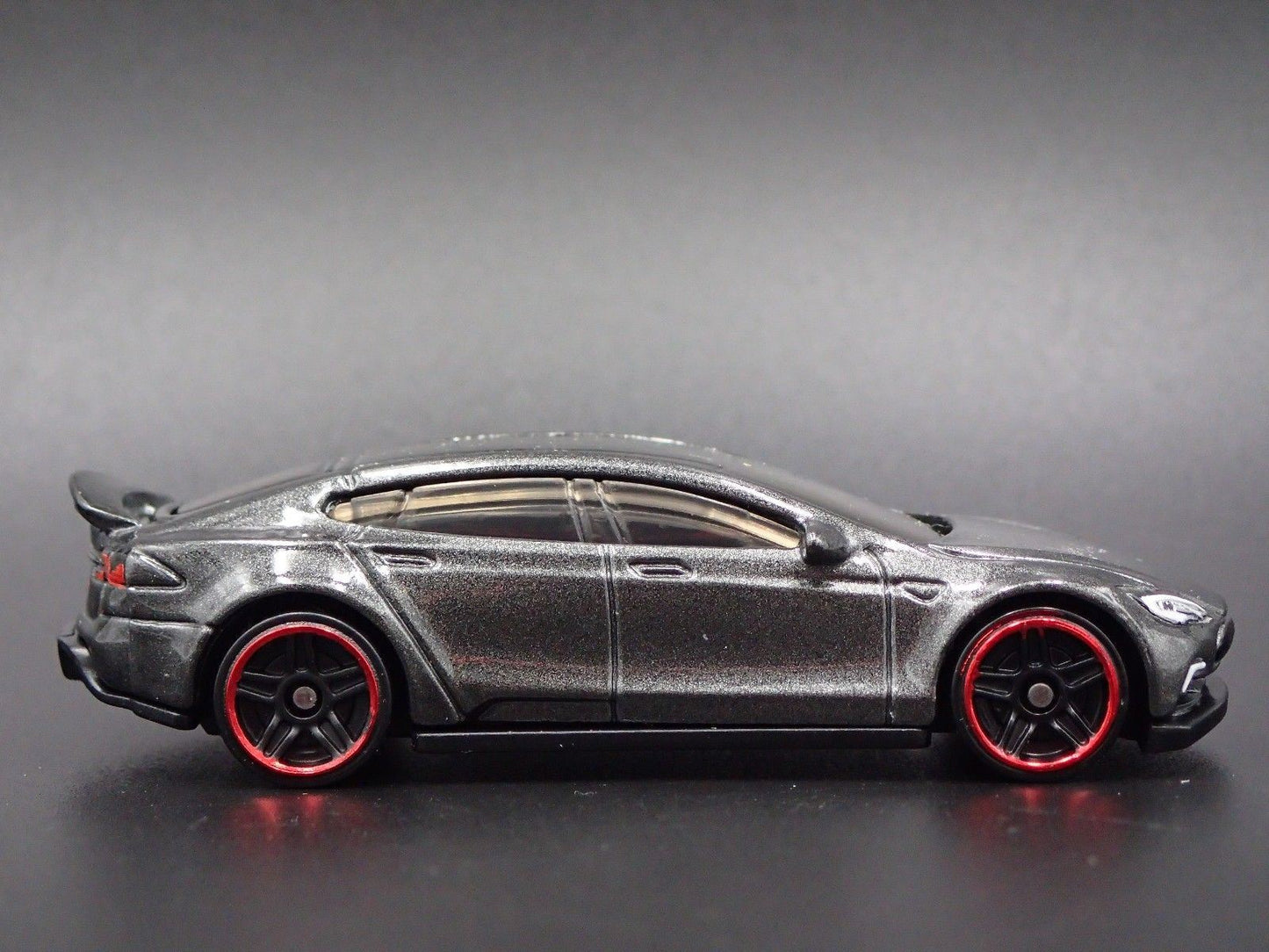 2012-2016 TESLA MODEL S GRAY 1/64 SCALE COLLECTIBLE DIORAMA DIECAST MODEL CAR