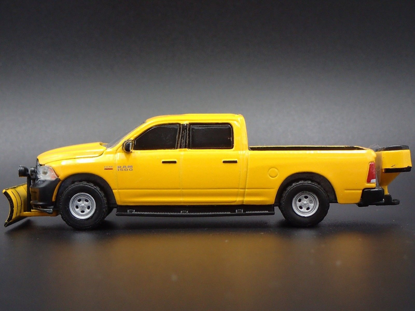 2009-2018 RAM 1500 TRADESMAN TRUCK RARE 1/64 SCALE COLLECTIBLE DIECAST MODEL CAR