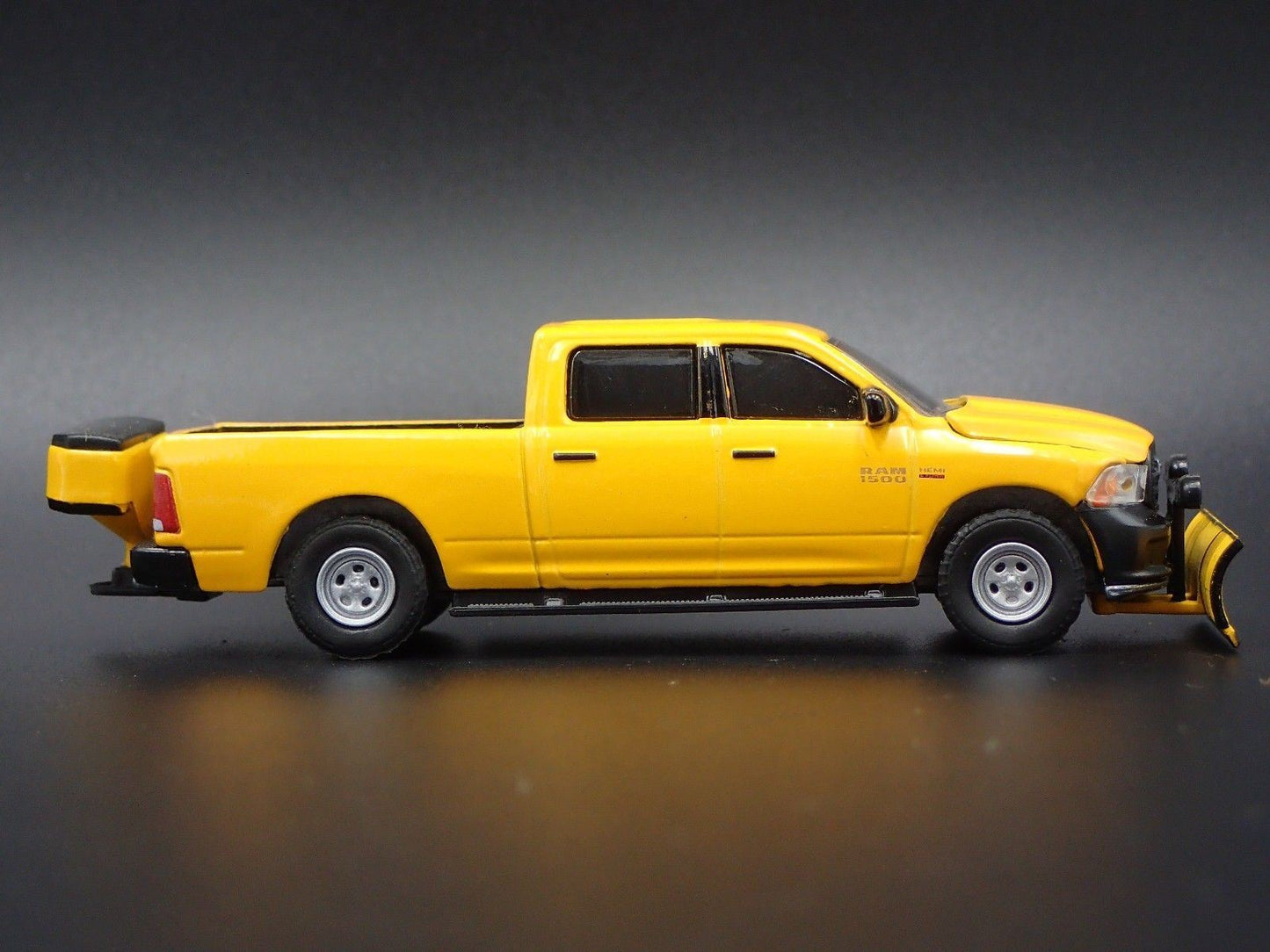 2009-2018 RAM 1500 TRADESMAN TRUCK RARE 1/64 SCALE COLLECTIBLE DIECAST MODEL CAR