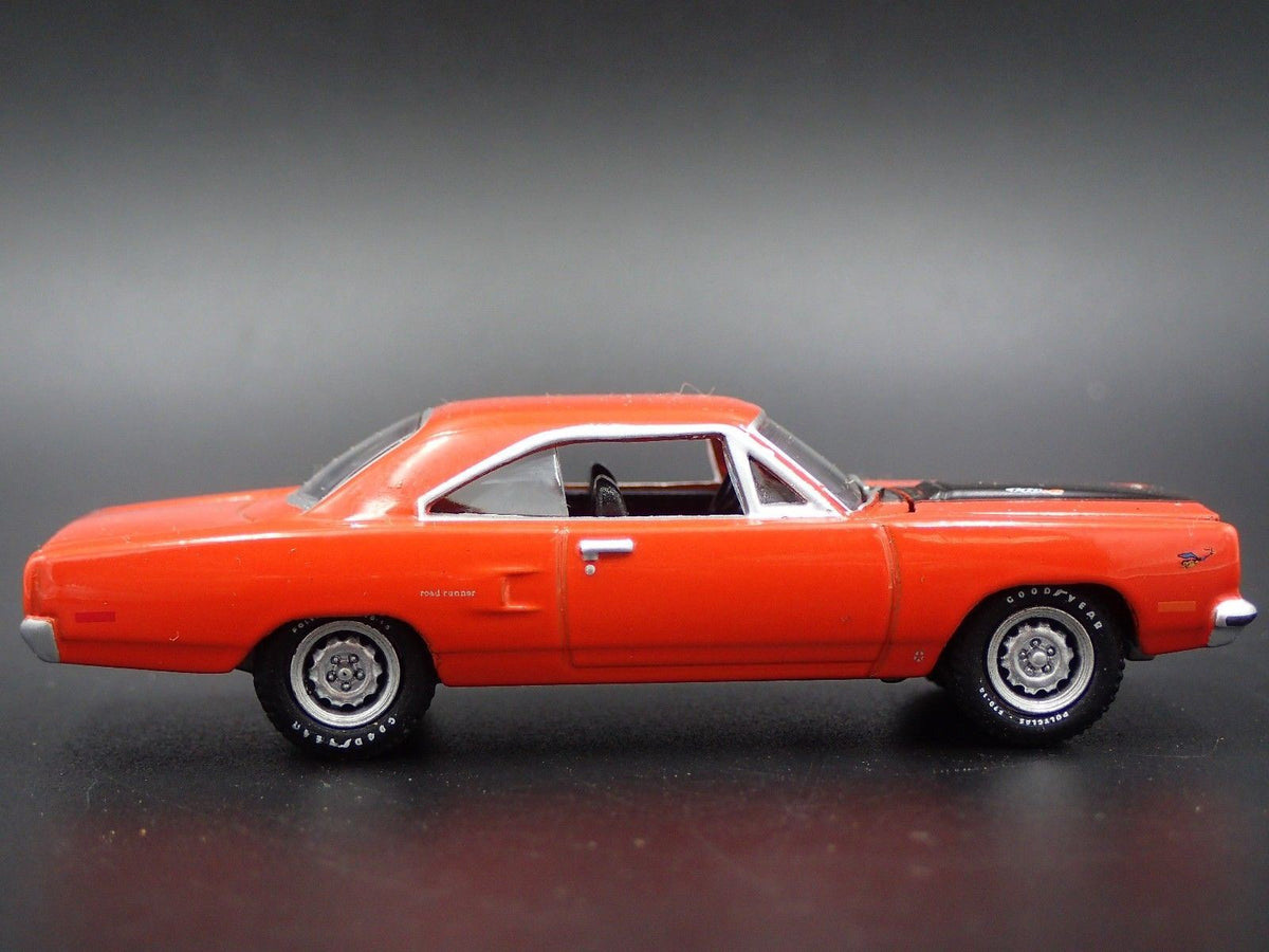 1970 PLYMOUTH ROAD RUNNER RARE 1:64 SCALE LIMITED COLLECTIBLE DIECAST MODEL CAR-Burning Rubber Toy Company
