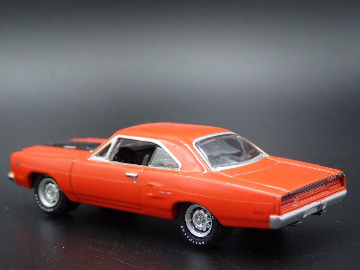 1970 PLYMOUTH ROAD RUNNER RARE 1:64 SCALE LIMITED COLLECTIBLE DIECAST MODEL CAR-Burning Rubber Toy Company