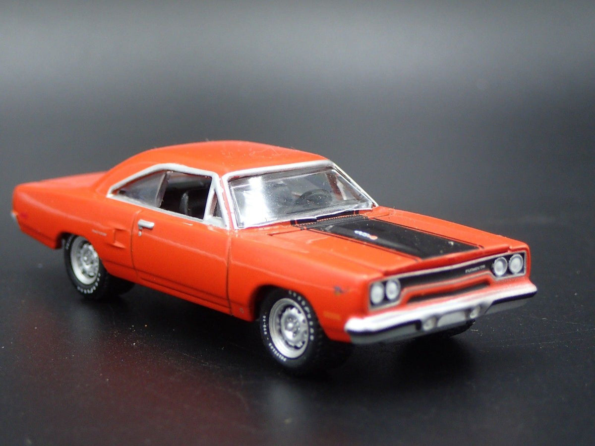 1970 PLYMOUTH ROAD RUNNER RARE 1:64 SCALE LIMITED COLLECTIBLE DIECAST MODEL CAR-Burning Rubber Toy Company
