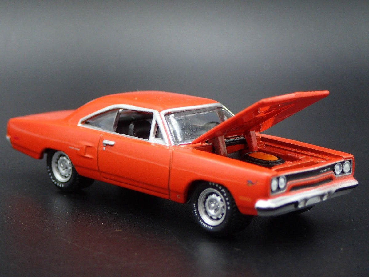 1970 PLYMOUTH ROAD RUNNER RARE 1:64 SCALE LIMITED COLLECTIBLE DIECAST MODEL CAR-Burning Rubber Toy Company