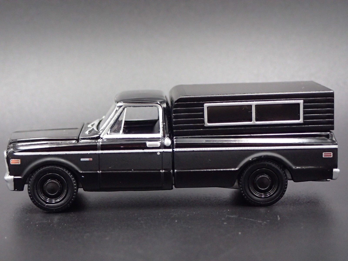 1972 72 CHEVY CHEVROLET C10 PICKUP TRUCK CAMPER 1/64 SCALE DIECAST MODEL CAR
