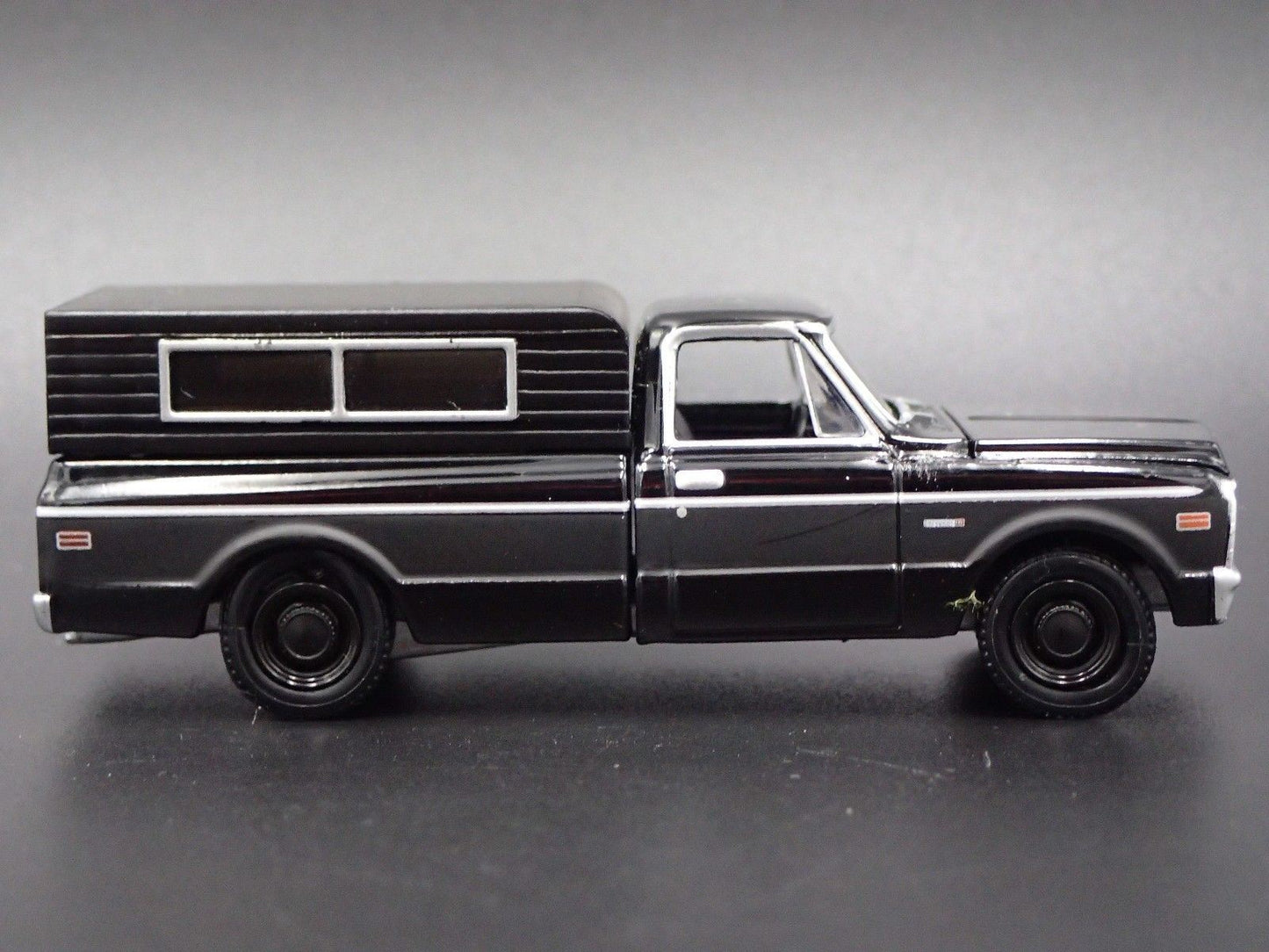 1972 72 CHEVY CHEVROLET C10 PICKUP TRUCK CAMPER 1/64 SCALE DIECAST MODEL CAR
