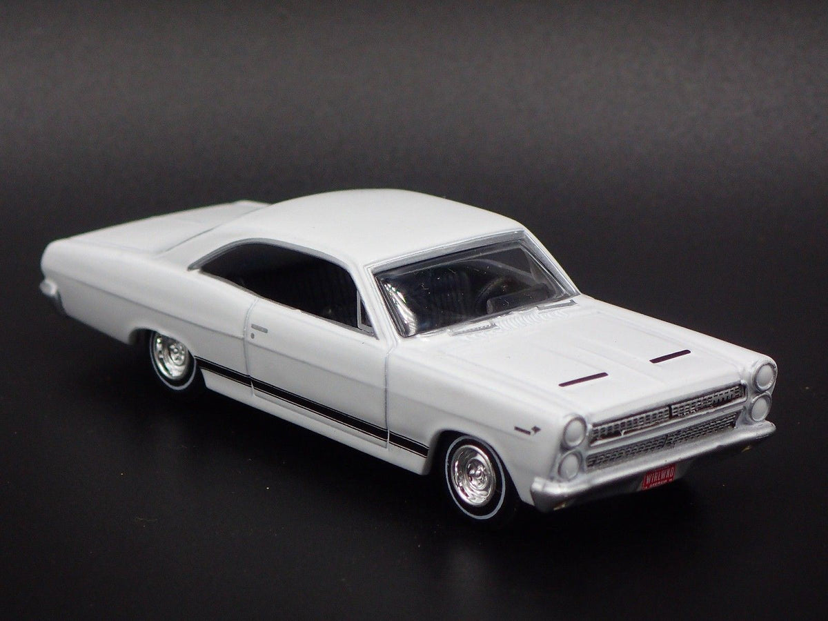 1966 66 MERCURY COMET CYCLONE WHITE 1:64 SCALE COLLECTIBLE DIECAST MODEL CAR