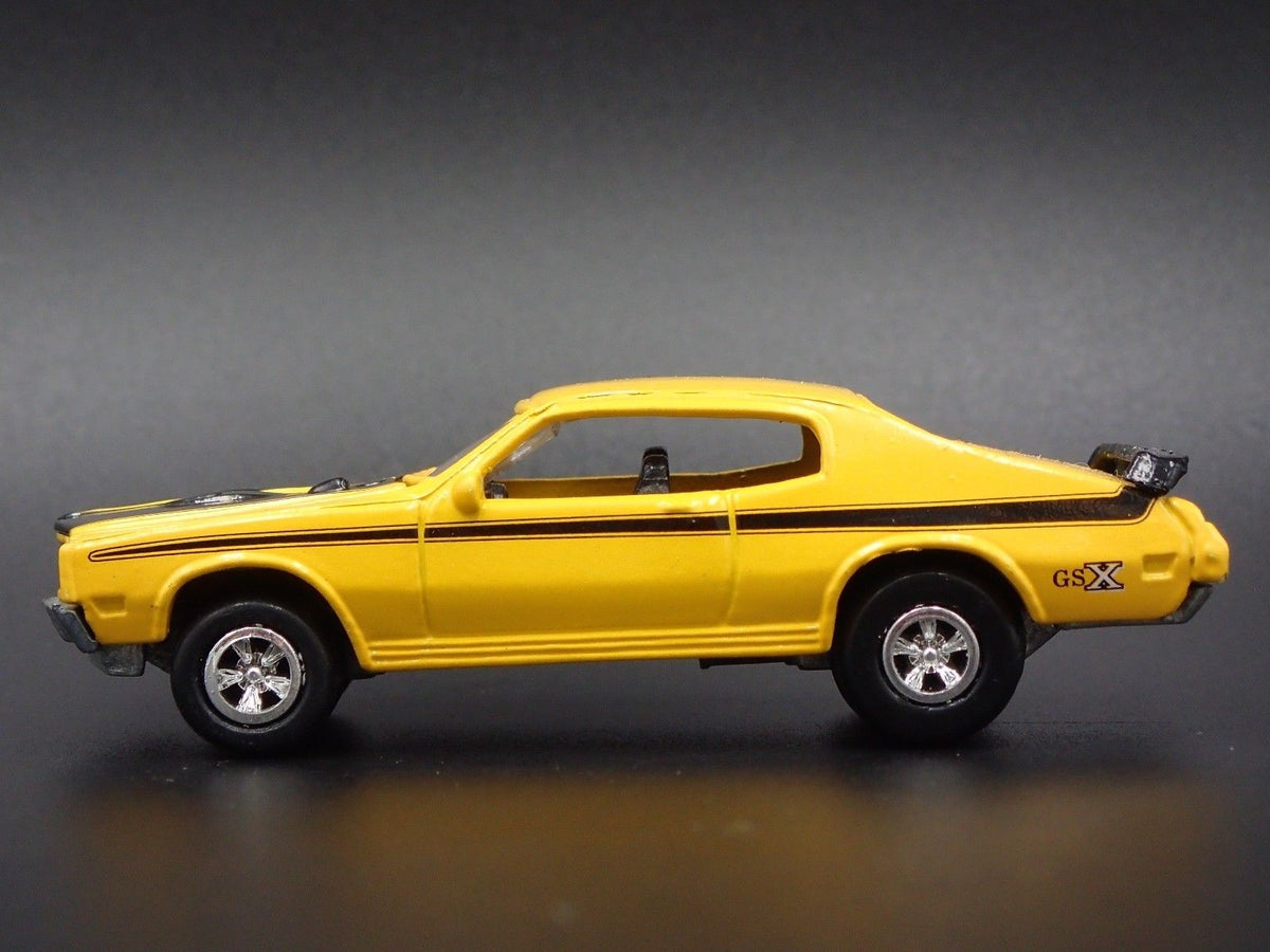 1970 70 BUICK GSX YELLOW 1/64 SCALE COLLECTIBLE DIORAMA DIECAST MODEL CAR