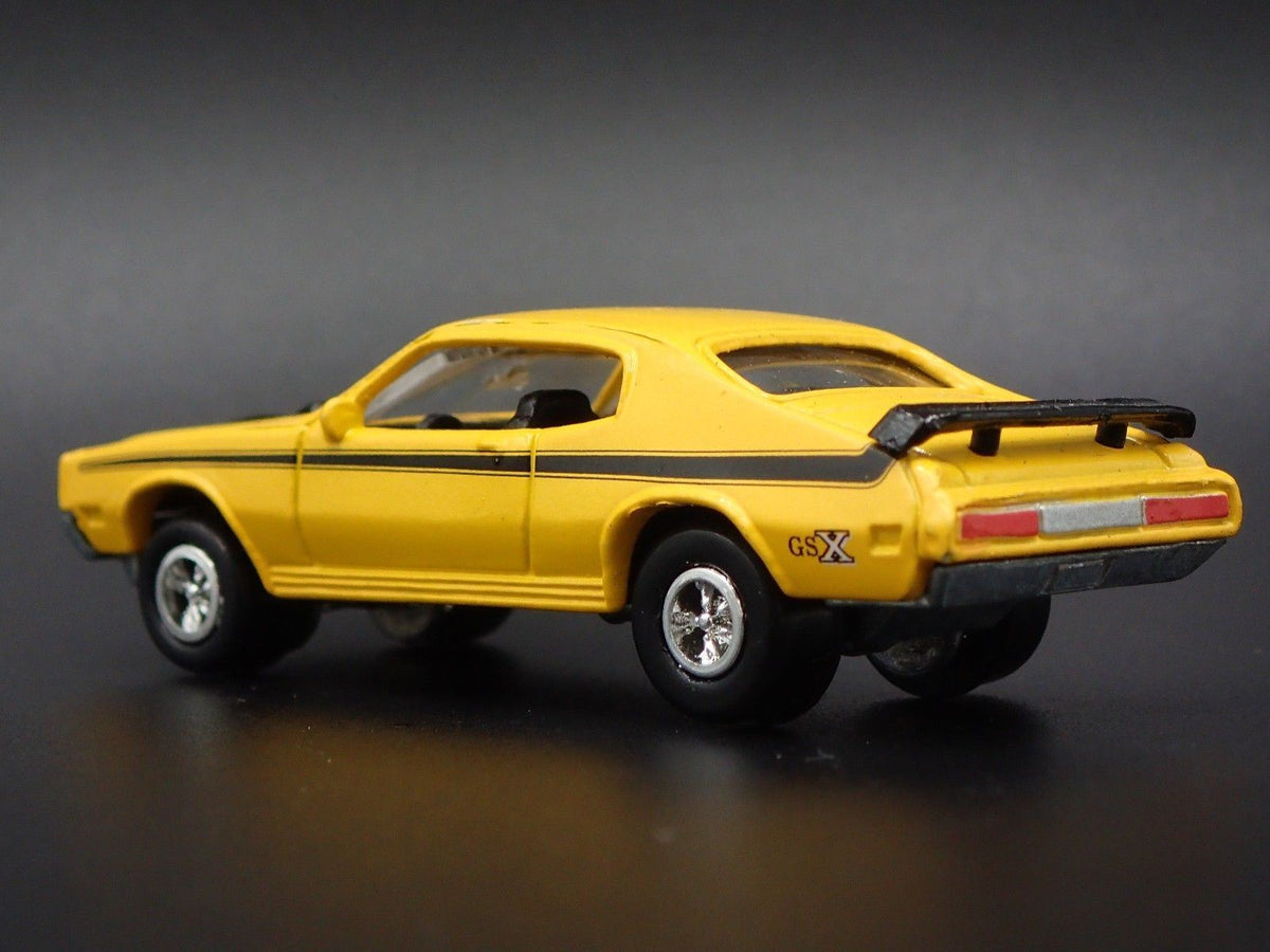 1970 70 BUICK GSX YELLOW 1/64 SCALE COLLECTIBLE DIORAMA DIECAST MODEL CAR