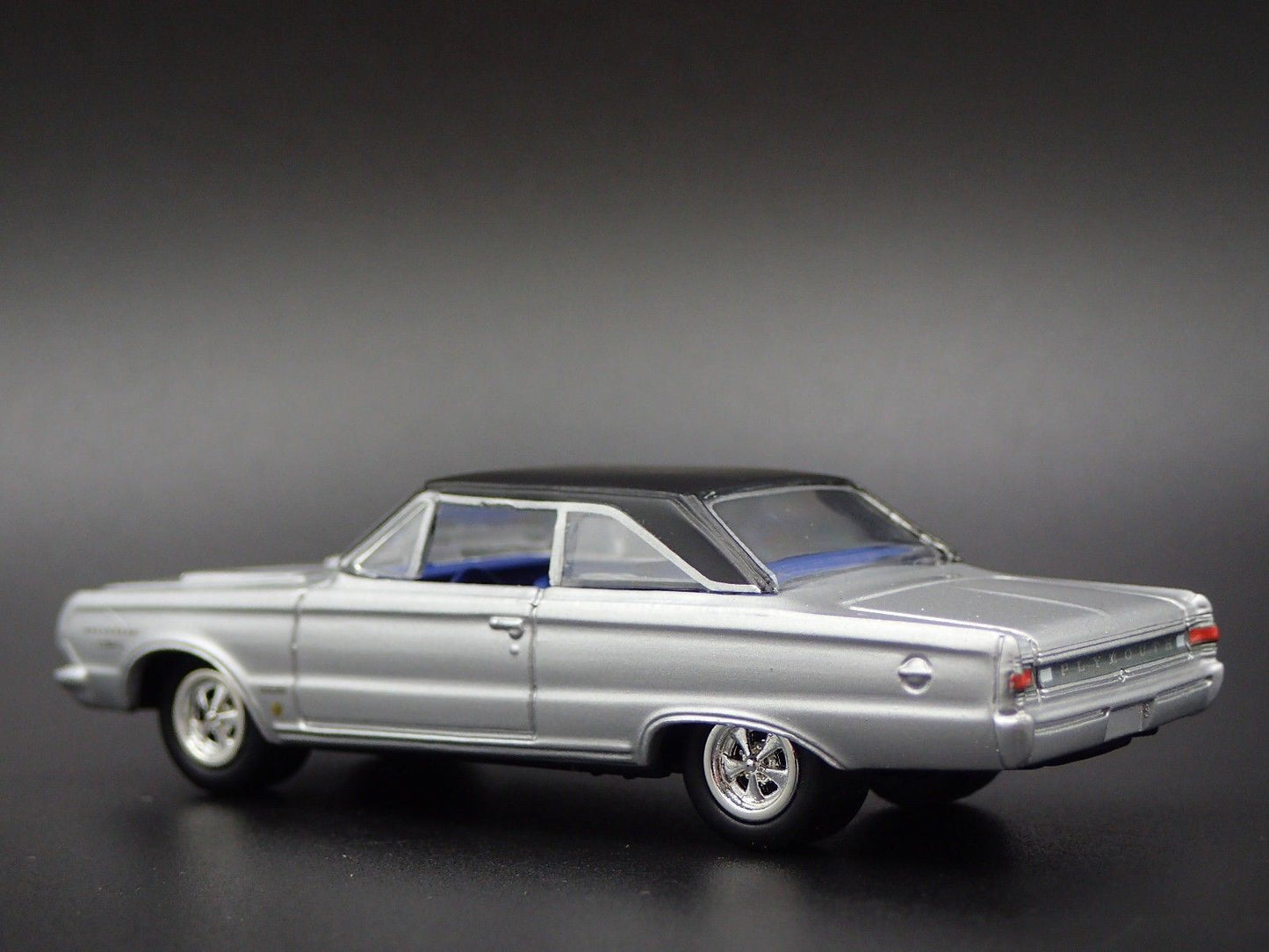 1967 67 PLYMOUTH GTX SILVER 1/64 SCALE COLLECTIBLE DIORAMA DIECAST MODEL CAR