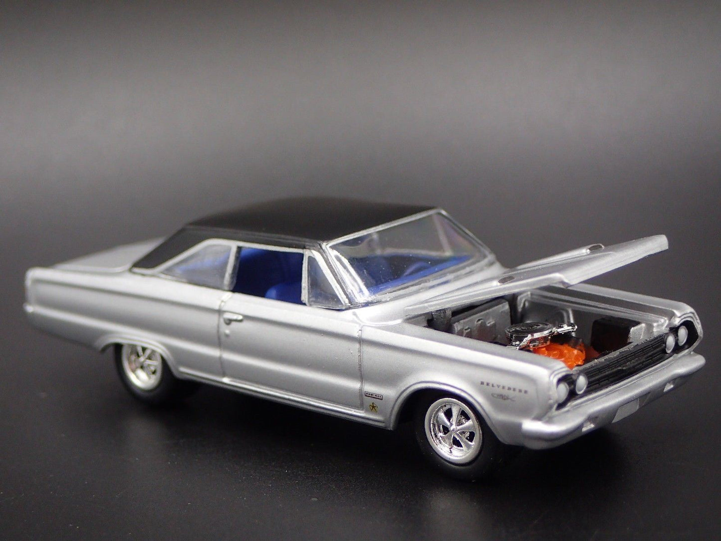 1967 67 PLYMOUTH GTX SILVER 1/64 SCALE COLLECTIBLE DIORAMA DIECAST MODEL CAR