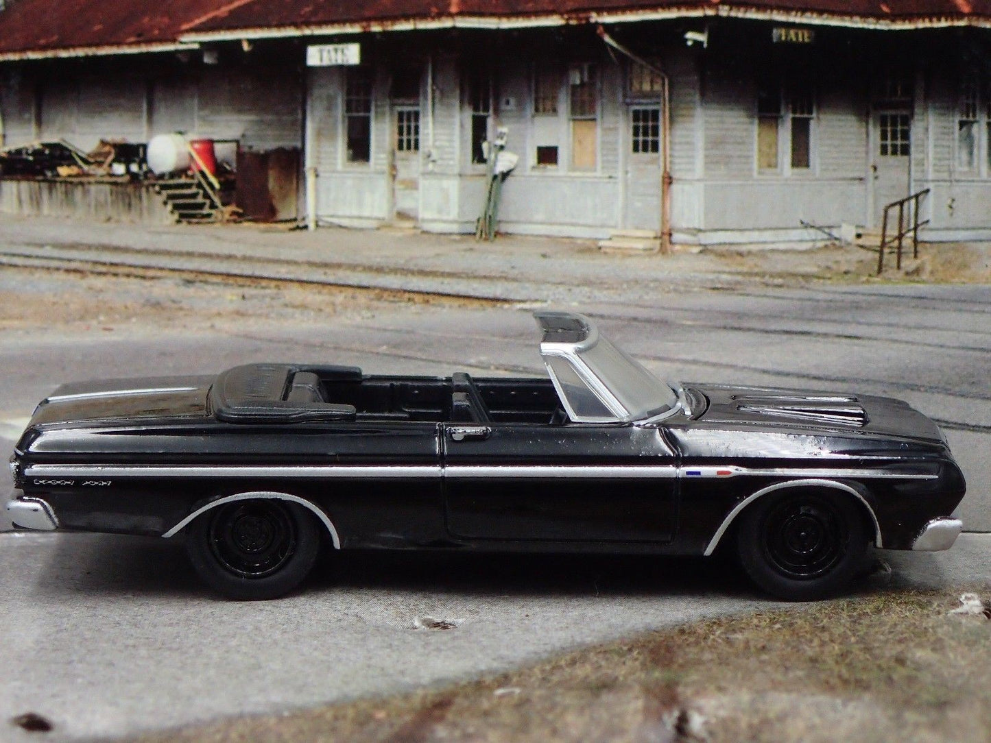 1964 64 PLYMOUTH FURY CONVERTIBLE BLACK 1/64 SCALE COLLECTIBLE DIECAST MODEL CAR