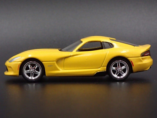 2013- 2017 DODGE VIPER SRT RARE 1/64 SCALE COLLECTIBLE DIORAMA DIECAST MODEL CAR
