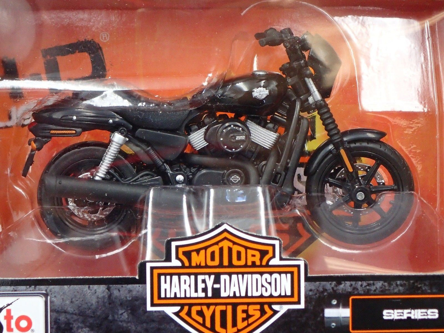 2015 15 STREET 750 HARLEY DAVIDSON MOTORCYCLE MAISTO SERIES 34 1/18 MODEL BIKE