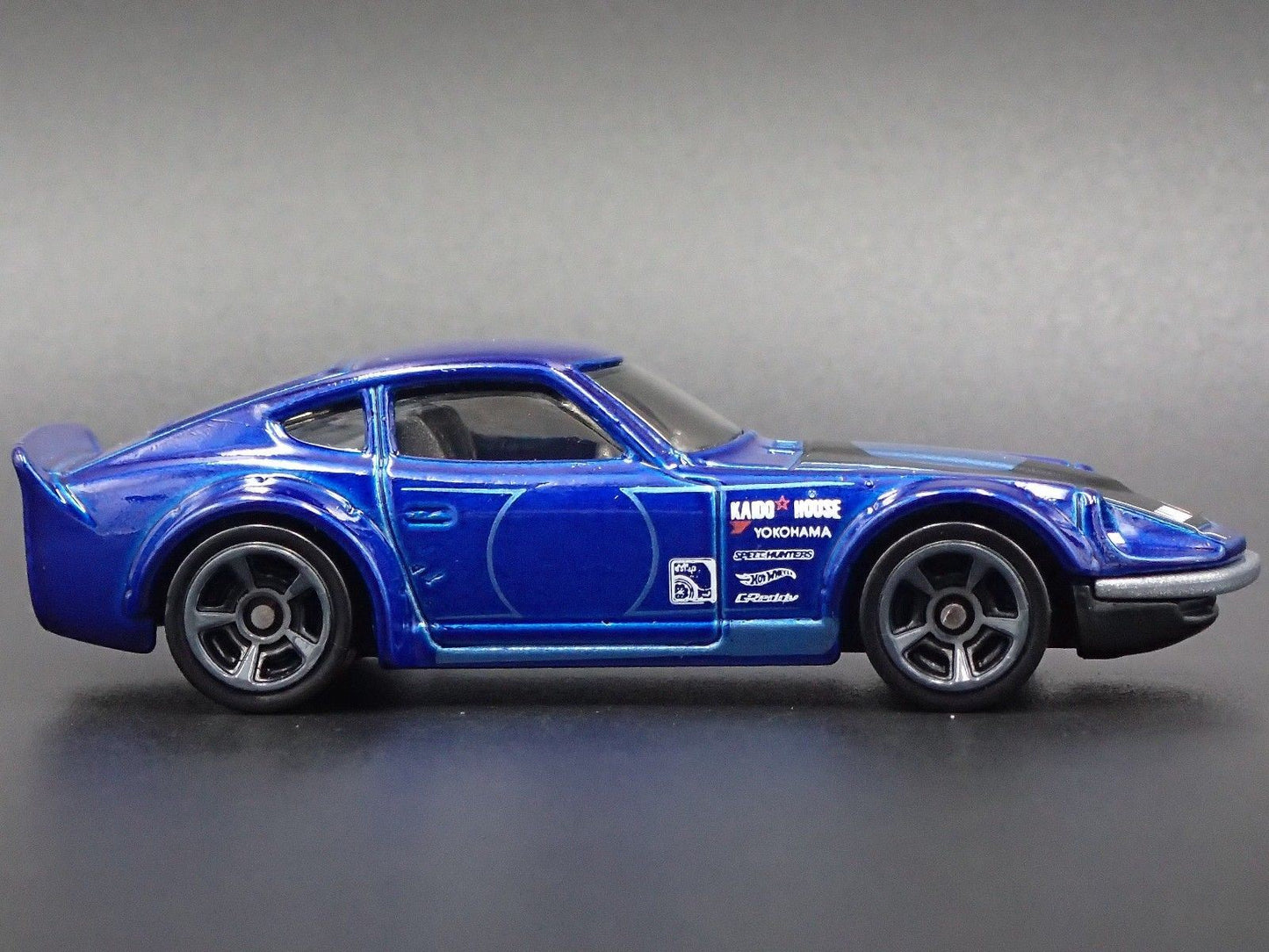 1970-1973 NISSAN FAIRLADY Z 240Z NEED FOR SPEED 1/64 SCALE DIECAST MODEL CAR