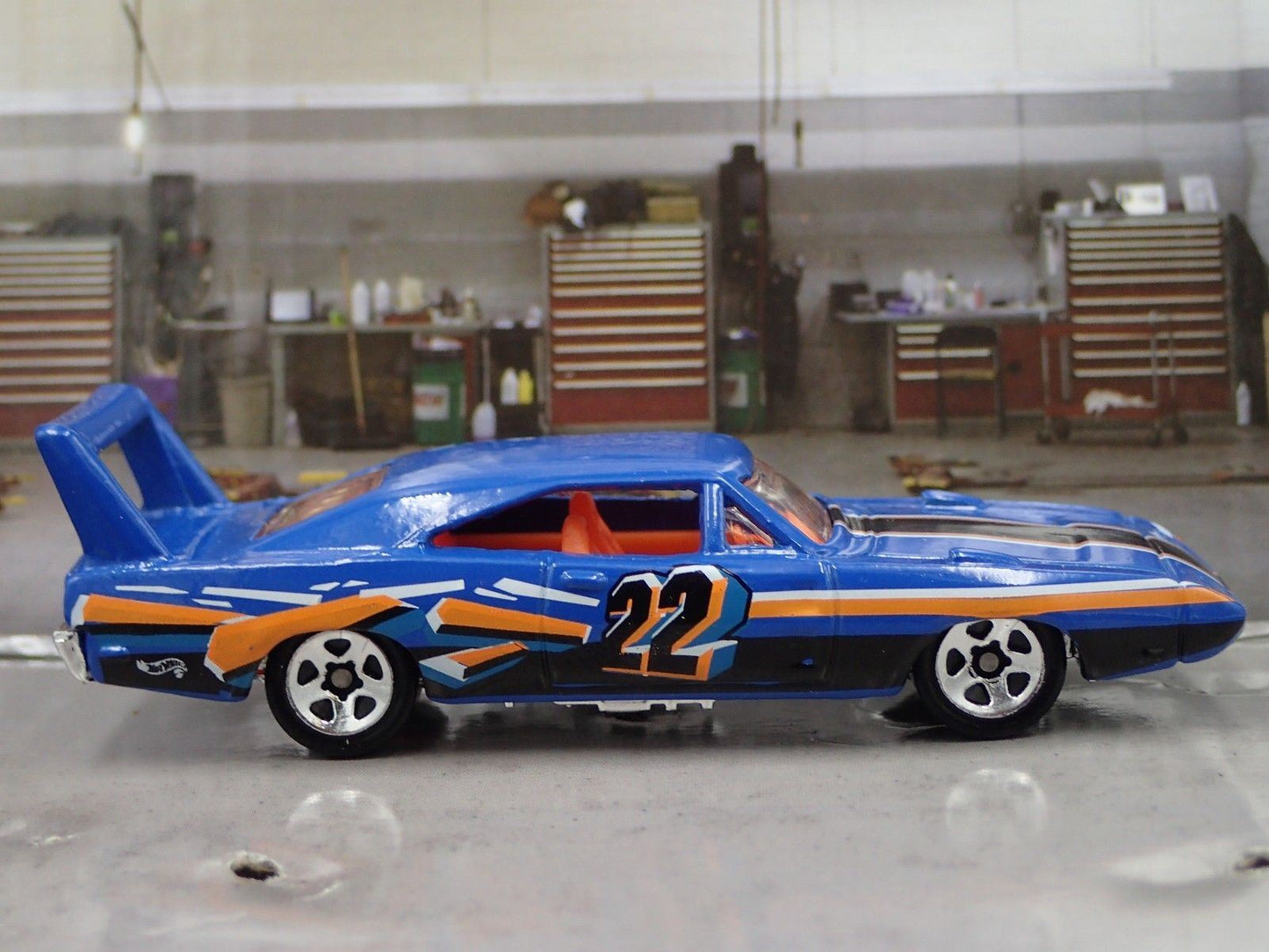 1969 69 DODGE CHARGER DAYTONA BLUE 1/64 SCALE COLLECTIBLE DIECAST MODEL CAR