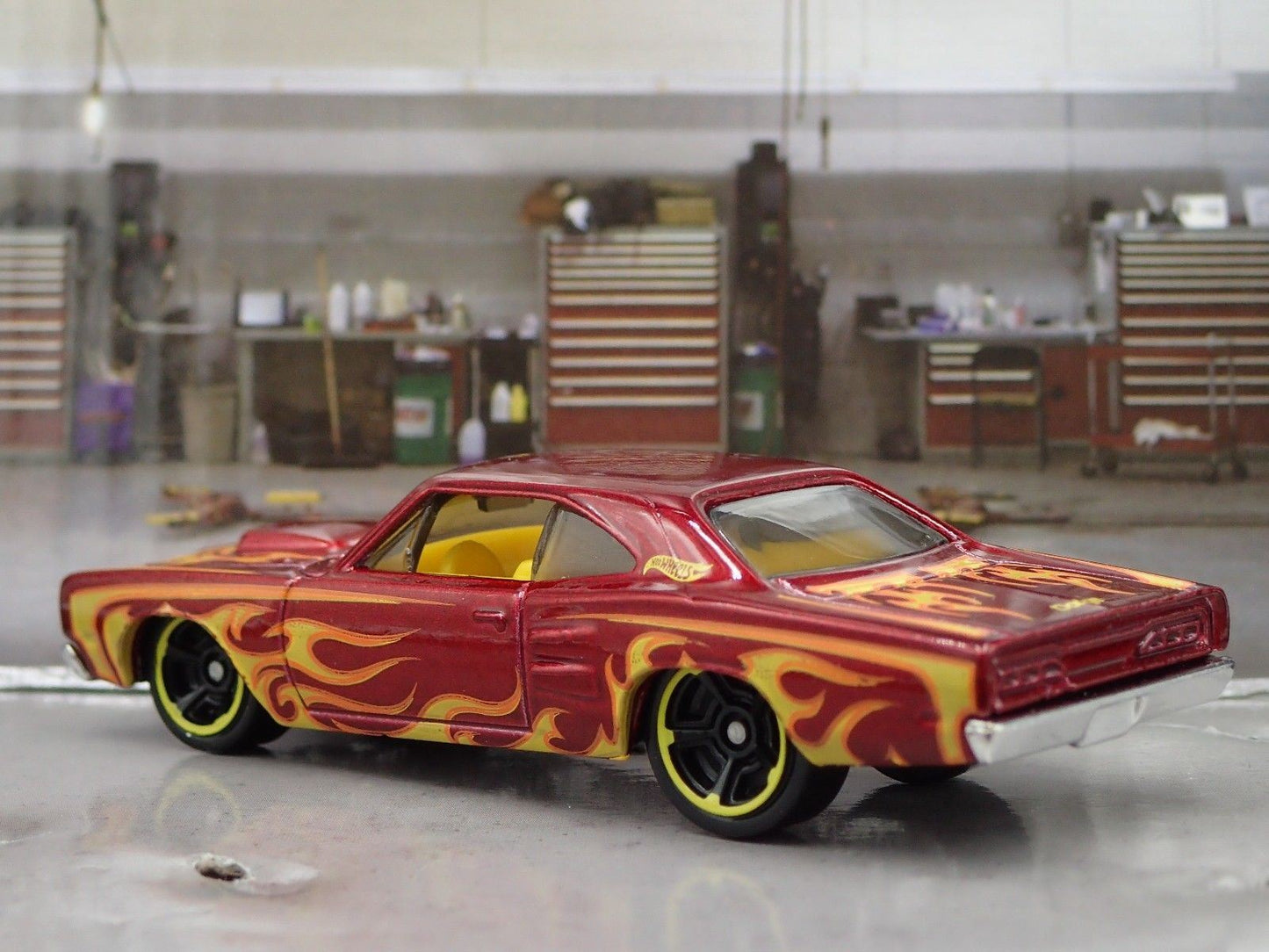 1969 69 DODGE CORONET SUPER BEE RED 1:64 SCALE COLLECTIBLE DIECAST MODEL CAR