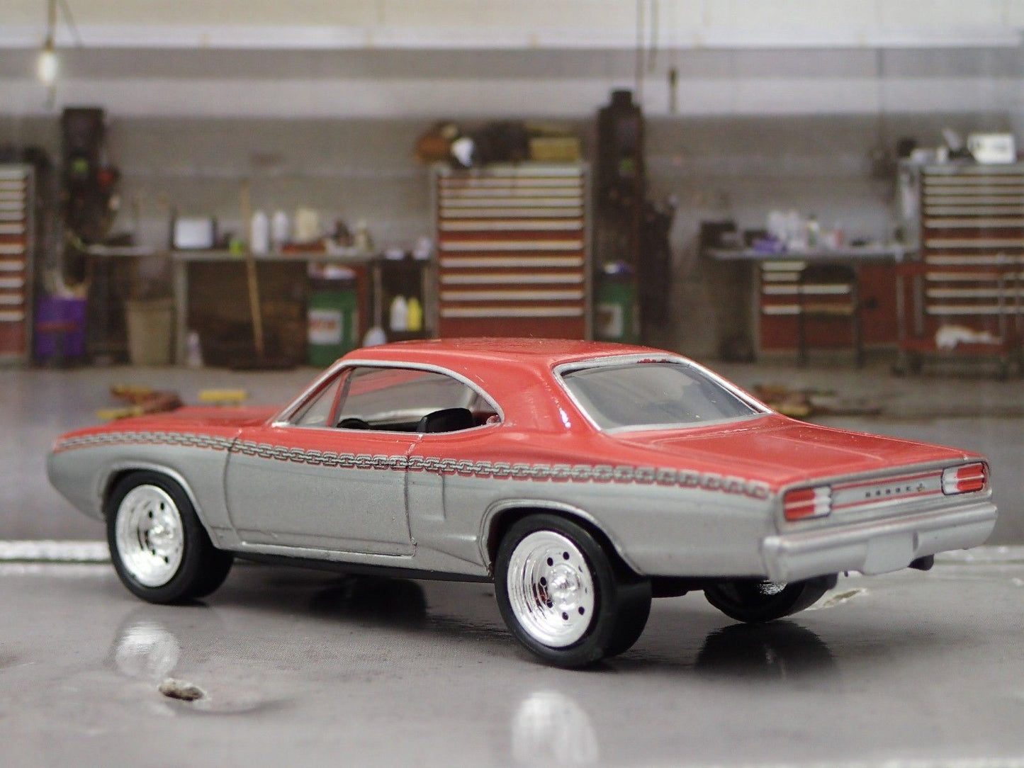 1970 70 DODGE SUPER BEE RARE 1/64 SCALE COLLECTIBLE DIORAMA DIECAST MODEL CAR