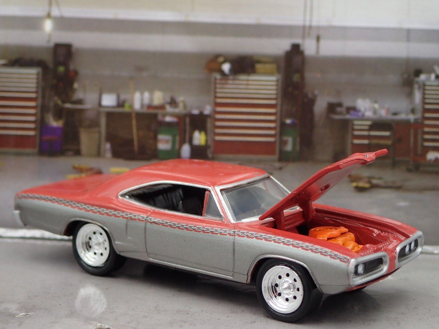 1970 70 DODGE SUPER BEE RARE 1/64 SCALE COLLECTIBLE DIORAMA DIECAST MODEL CAR