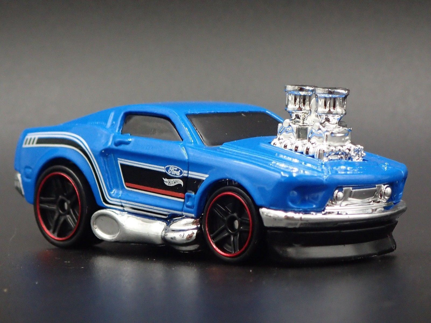 1968 68 FORD MUSTANG FASTBACK BLOWN ENGINE 1:64 SCALE DIORAMA DIECAST MODEL CAR