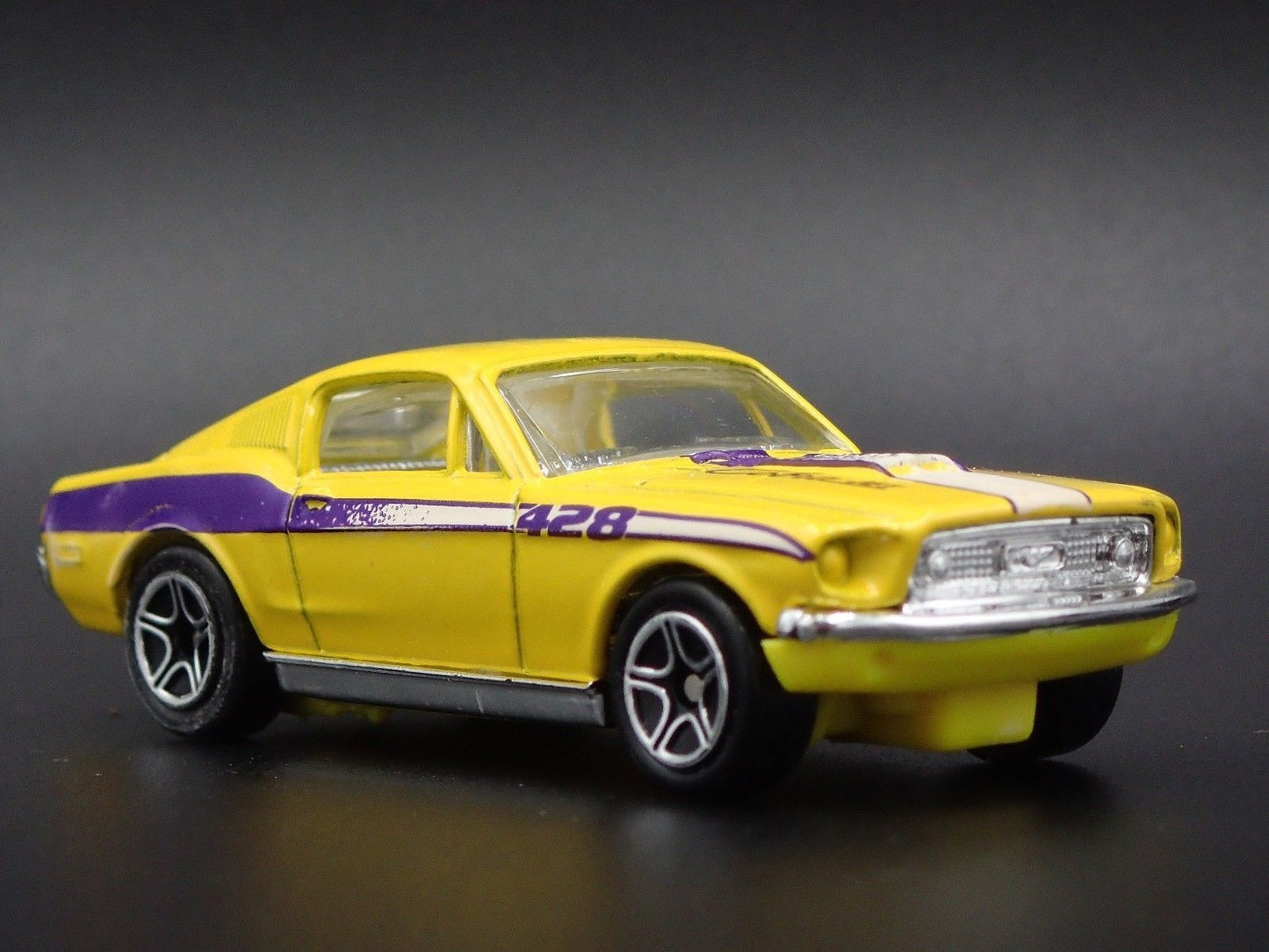 1968 68 FORD MUSTANG COBRA JET 428 FASTBACK 1:64 SCALE DIORAMA DIECAST MODEL CAR