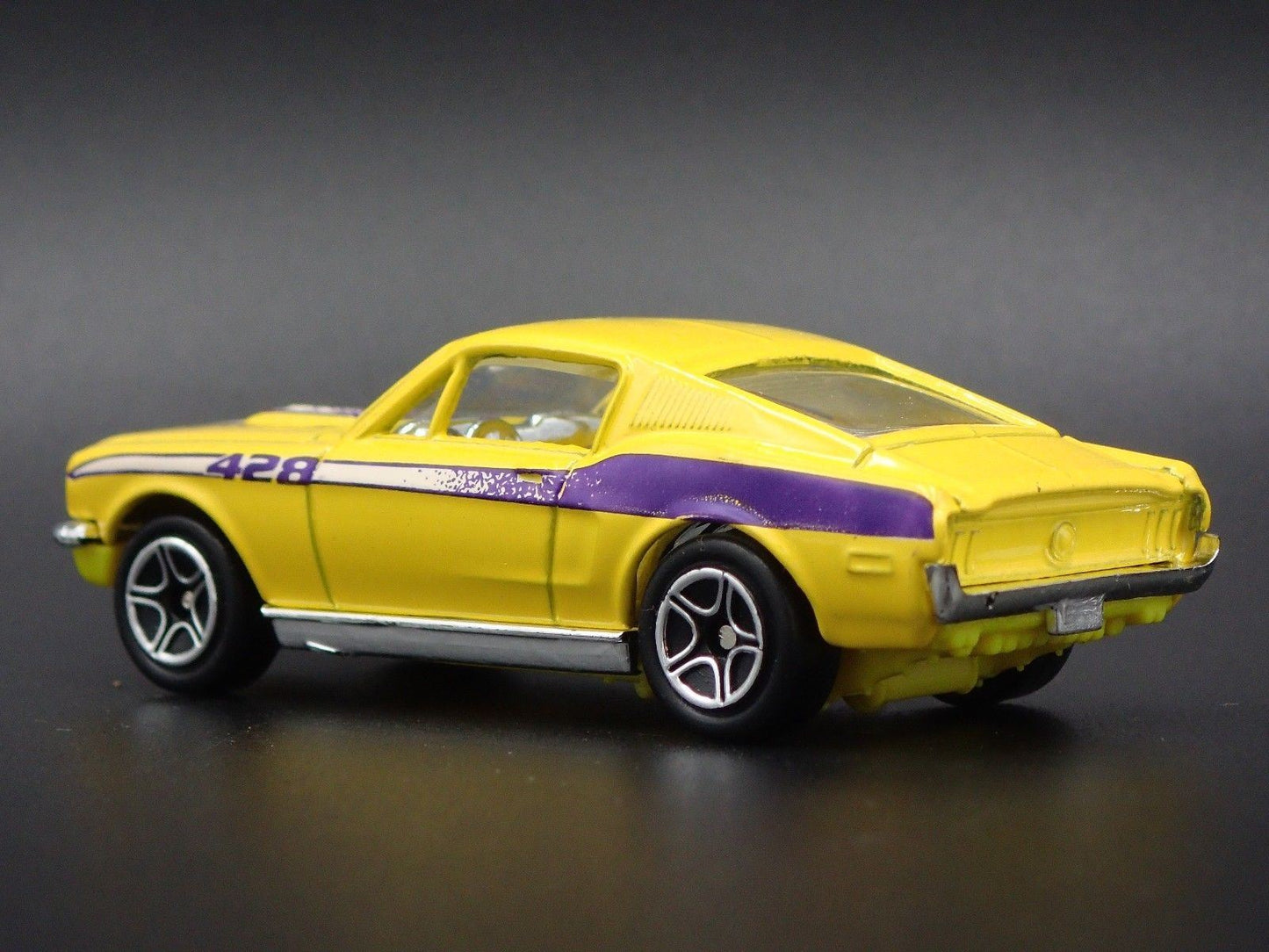 1968 68 FORD MUSTANG COBRA JET 428 FASTBACK 1:64 SCALE DIORAMA DIECAST MODEL CAR