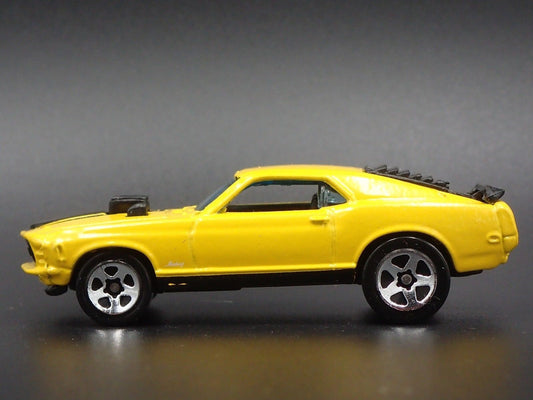 1970 70 FORD MUSTANG MACH 1 FASTBACK RARE 1:64 SCALE DIORAMA DIECAST MODEL CAR
