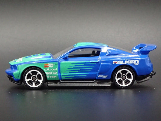 2012 12 FORD MUSTANG FALKEN RACE CAR RARE 1:64 SCALE DIORAMA DIECAST MODEL CAR