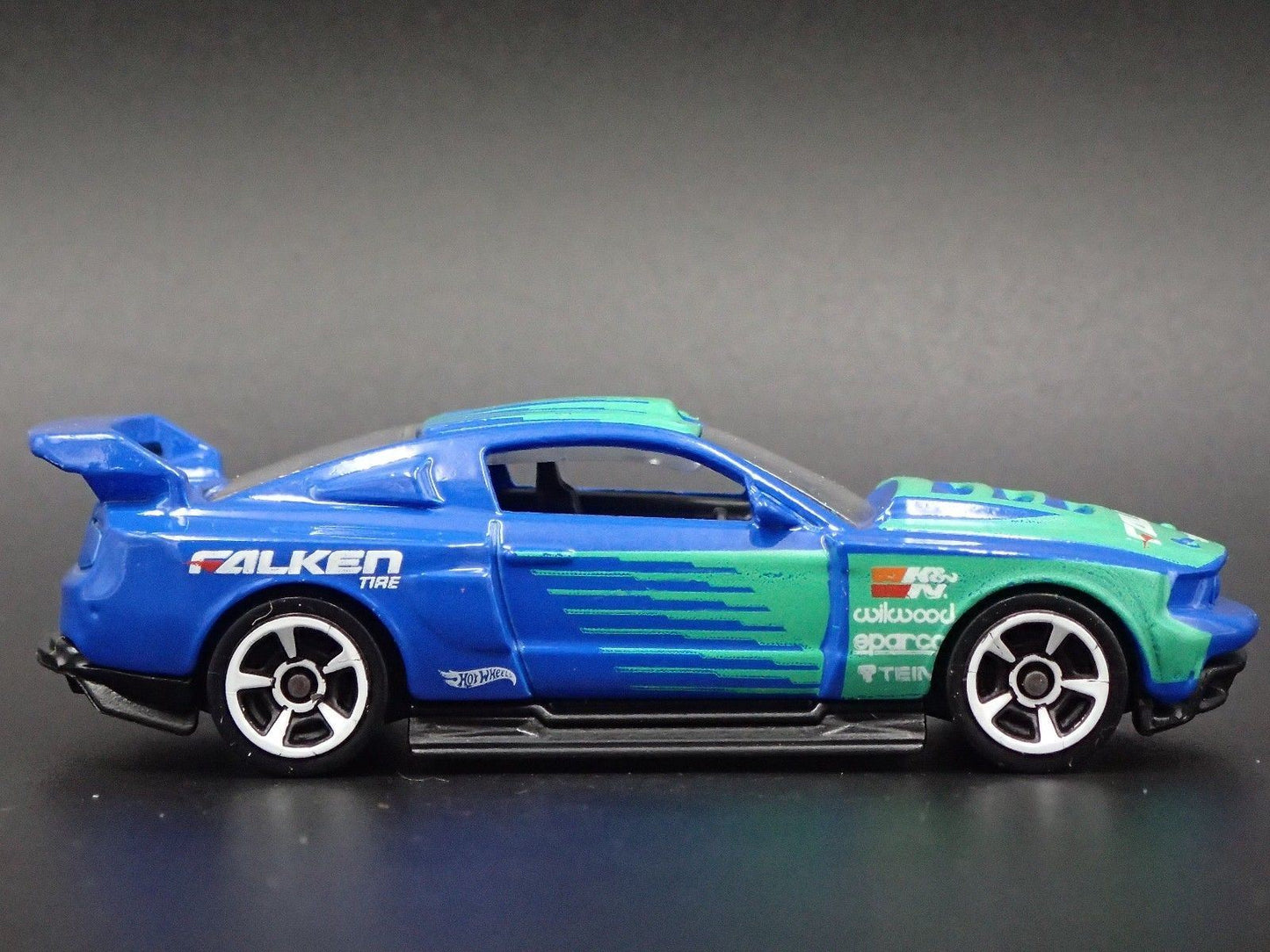 2012 12 FORD MUSTANG FALKEN RACE CAR RARE 1:64 SCALE DIORAMA DIECAST MODEL CAR