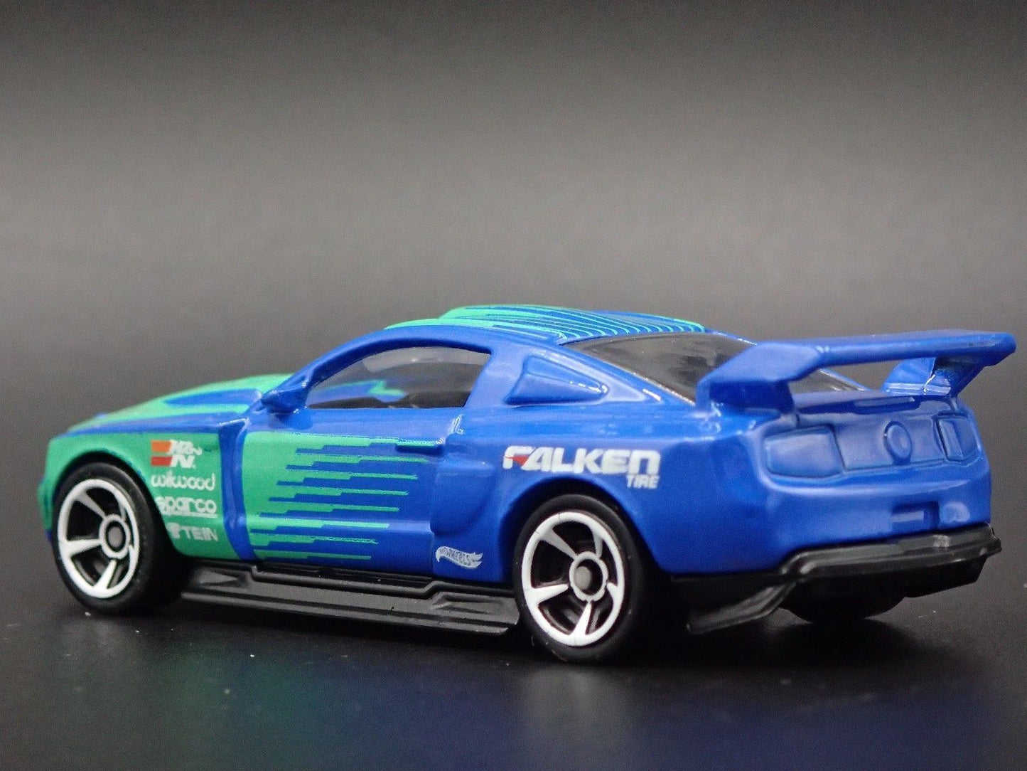 2012 12 FORD MUSTANG FALKEN RACE CAR RARE 1:64 SCALE DIORAMA DIECAST MODEL CAR